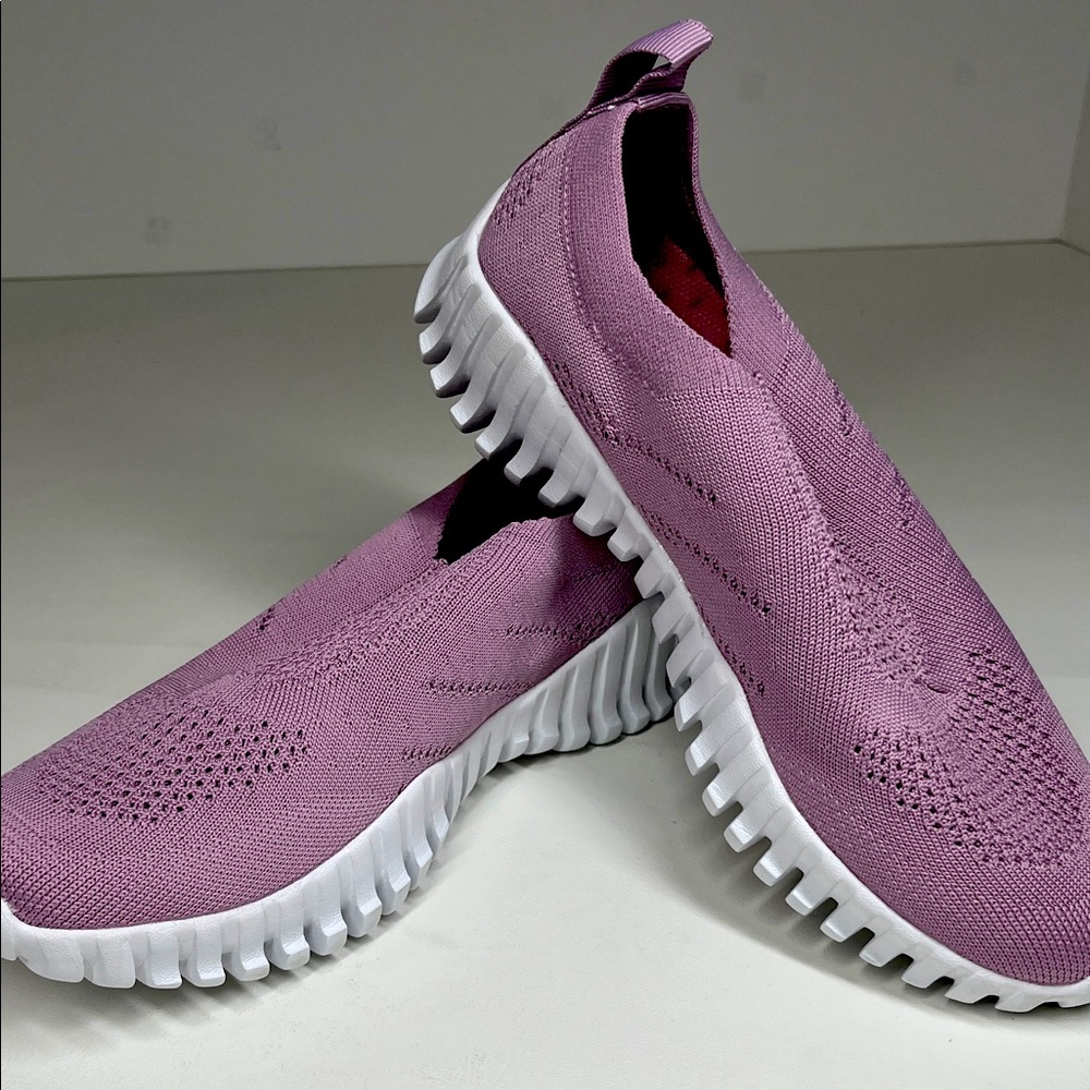Bernie Mev Gravitas Women's Knit Slip-On Sneakers Mauve Size 37 New in Box